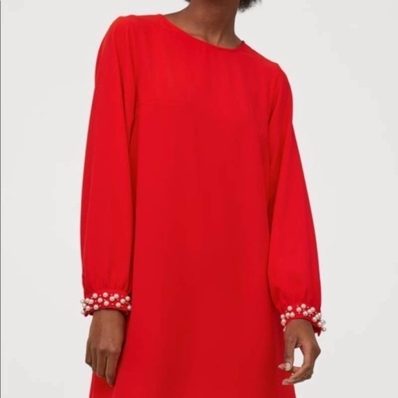 H&M Red Mock Neck Pearl Cuff Shift Dress Size 6 - Picture 4 of 10